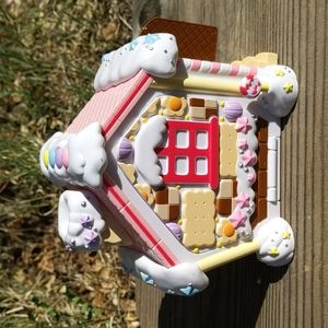 Sanrio Hello Kitty house with a open side door